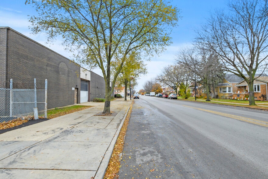 More Photos Of 3605 W 63rd St, Chicago Distribution For Lease