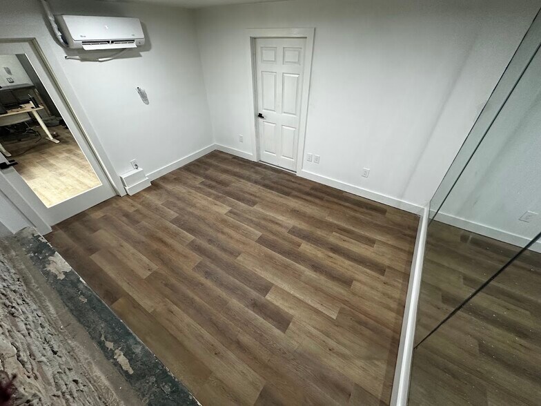 More Photos Of 4807 22nd Ave S, Saint Petersburg Coworking Space