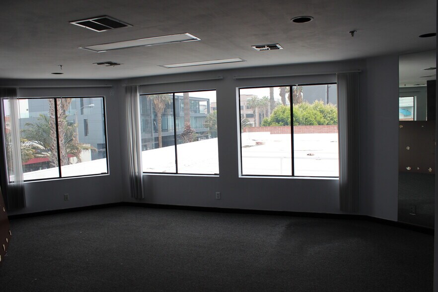 More Photos Of 925 Wilshire Blvd, Santa Monica Unknown For Lease