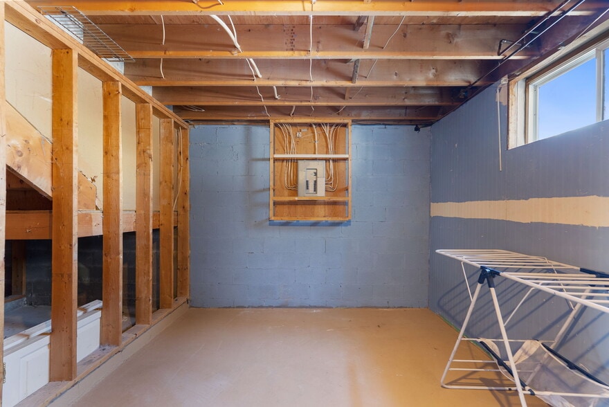 More Photos Of 29 Laren St, Wahnapitae Apartments For Sale