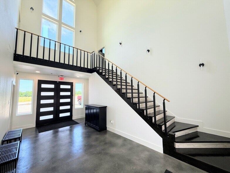 More Photos Of 1105 W Cottage Hill Pky, Celina Lodge Meeting Hall For Sale