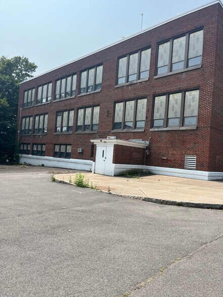 More Photos Of 642 S Main St, Central Square Office Residential For Lease