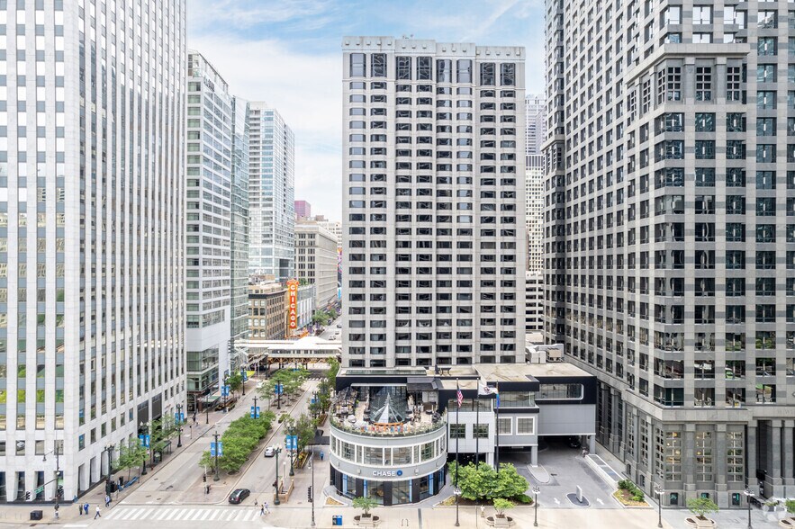 More Photos Of 1 West Upper Wacker Drive, Chicago Hotel For Lease