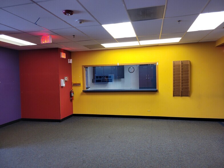 More Photos Of 3105 N Wilke Rd, Arlington Heights Medical For Lease