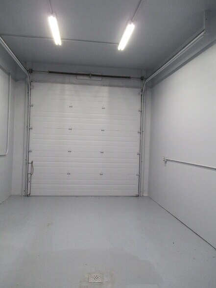 More Photos Of 3 Vine St, Greenwood Lake Warehouse For Lease