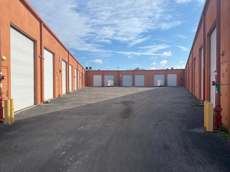 More Photos Of 413 NE Van Loon Ln, Cape Coral Light Distribution For Sale