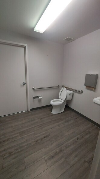 More Photos Of 301 East Lake Woodlands Pkwy, Oldsmar Medical For Lease