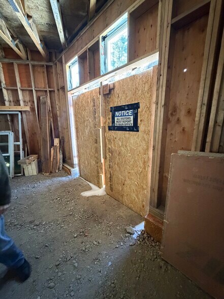 More Photos Of 255 Cape Hwy, East Taunton Storefront Retail Office For Lease