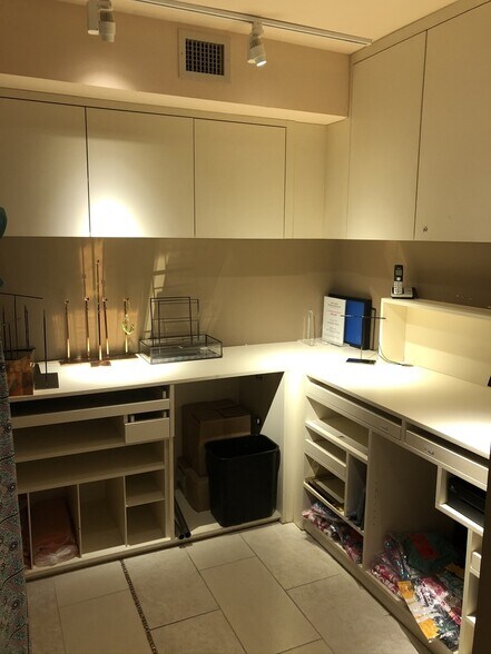 More Photos Of 313-321 John Ringling Blvd, Sarasota Storefront For Sale