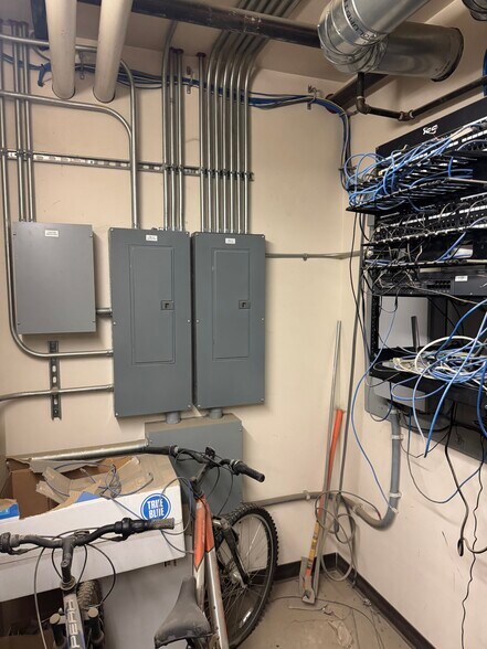 More Photos Of 309 24th Ave SW, Watford City Industrial For Sale