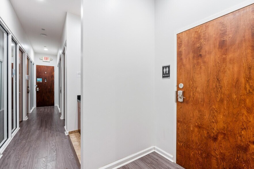 More Photos Of 8865 Commodity Cir, Orlando Office For Sale