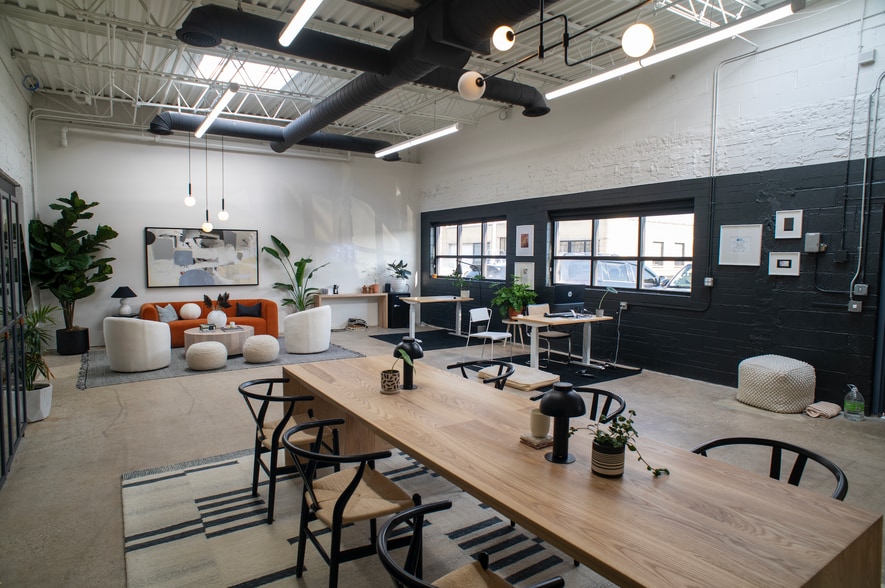 More Photos Of 3300-3306 N Knox Ave, Chicago Warehouse For Lease