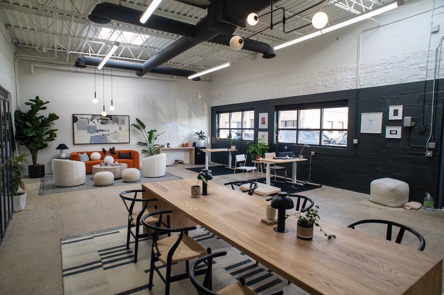 More Photos Of 3300-3306 N Knox Ave, Chicago Warehouse For Lease