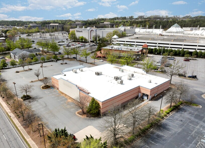 More Photos Of 380 N Point Cir, Alpharetta Freestanding For Sale