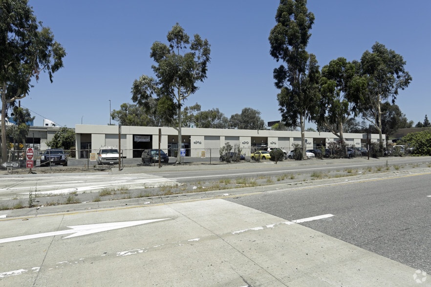 More Photos Of 4715 E Washington Blvd, Commerce Warehouse For Lease