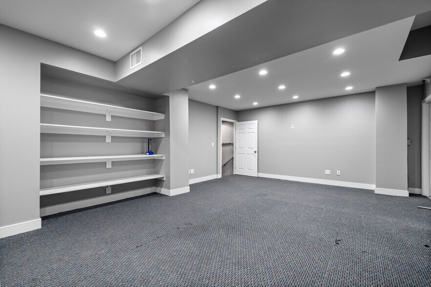 More Photos Of 1200 N Jefferson St, Anaheim Showroom For Sale