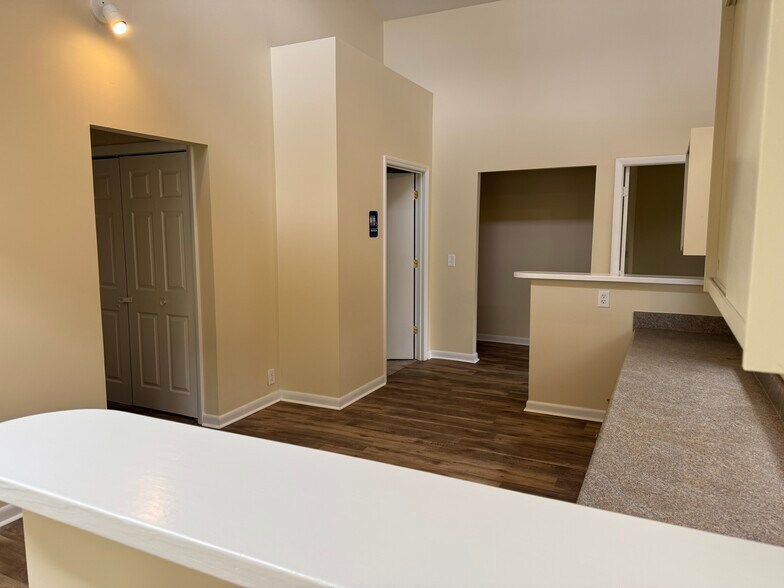 More Photos Of 200 Outlet Point Blvd, Columbia Office For Lease