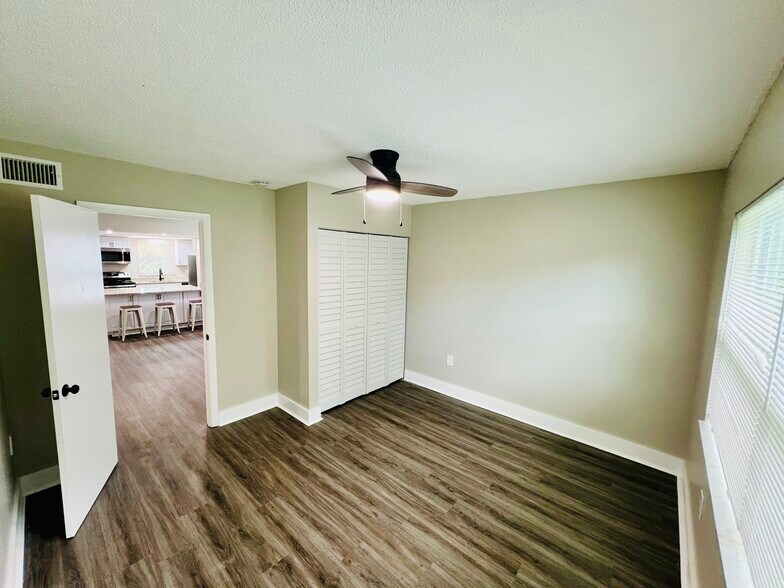 More Photos Of 2035 Alpine Rd, Clearwater Apartments For Sale