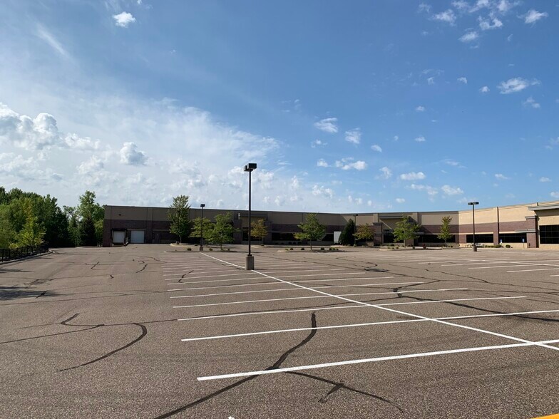 More Photos Of 3000 Ames Crossing Rd, Eagan Research And Development For Sale