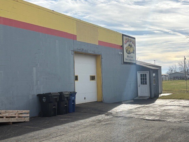 More Photos Of 1290 W Main St, Wilmington Auto Repair For Sale