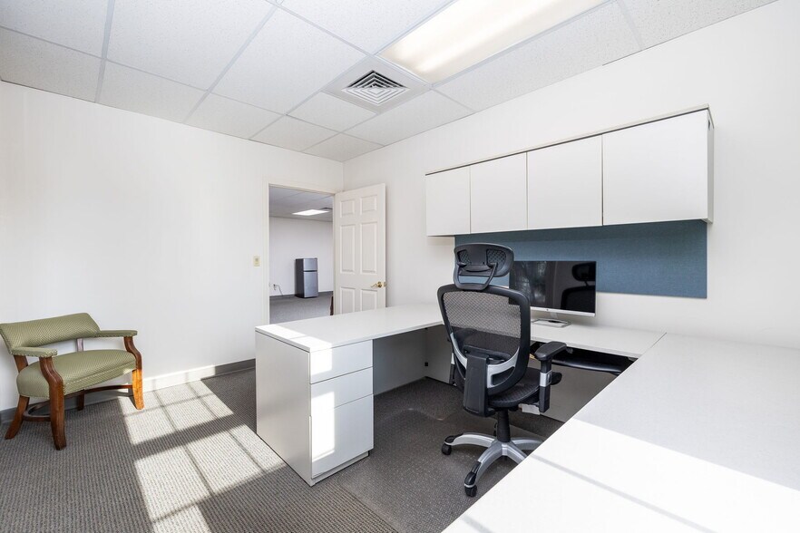 More Photos Of 35 Cold Spring Rd, Rocky Hill Office For Sale