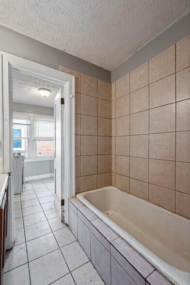 More Photos Of 1657 Sullivant Ave, Columbus Apartments For Sale