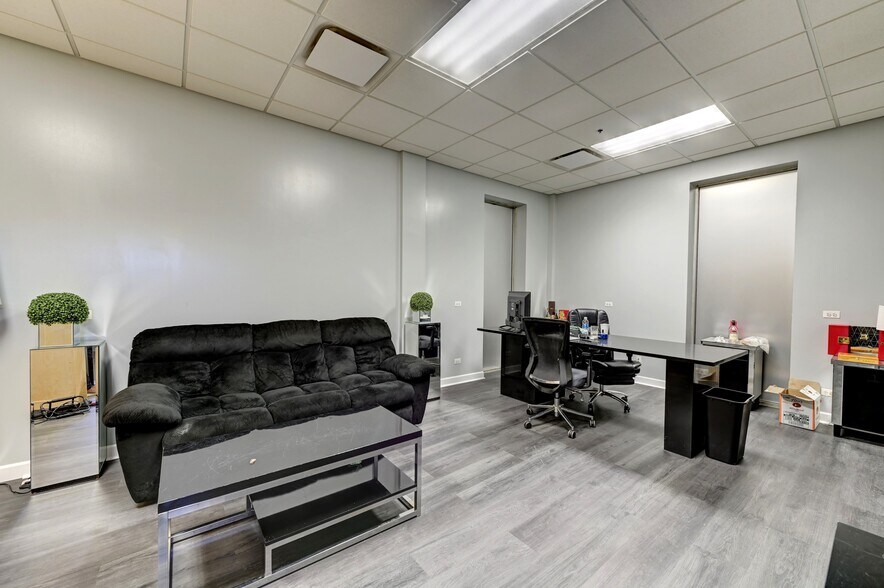 More Photos Of 5555 70th Pl, Bedford Park Freestanding For Sale