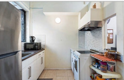 More Photos Of 7222 Biscayne Blvd, Miami Storefront For Lease