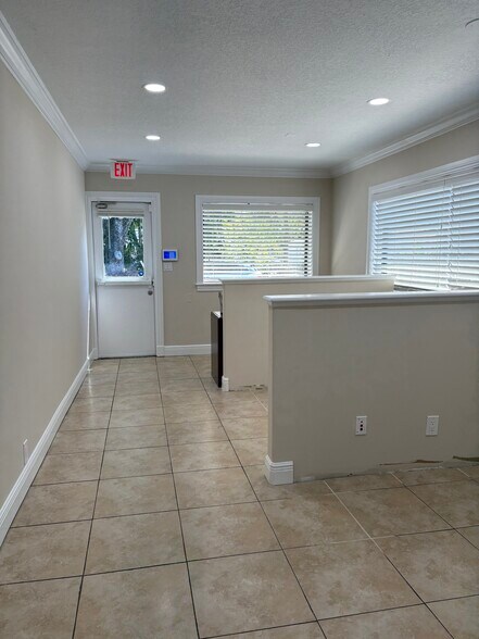 More Photos Of 100 SE 20th St, Fort Lauderdale Office Residential For Sale