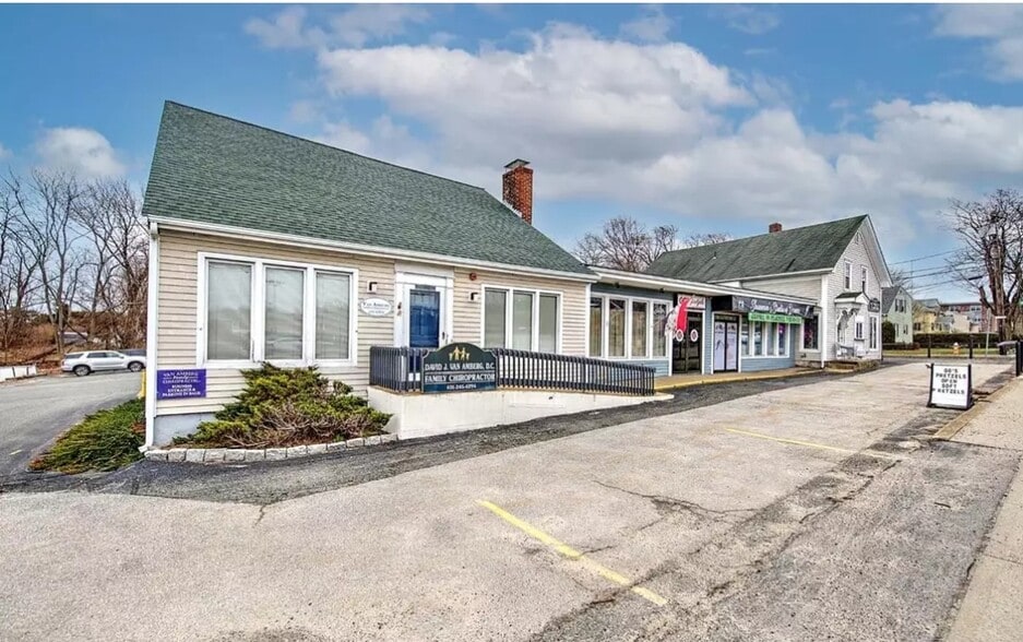 Primary Photo Of 606-608 Metacom Ave, Warren Freestanding For Sale