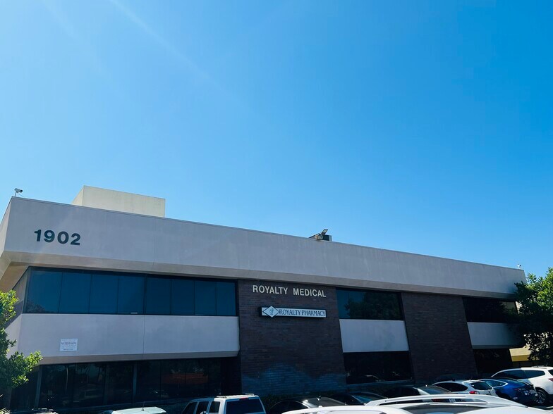 More Photos Of 1902 Royalty Dr, Pomona Medical For Lease