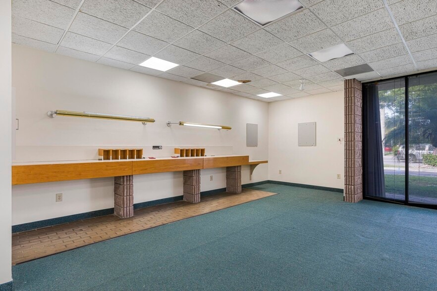 More Photos Of 1750 NE 8th St, Homestead Bank For Lease