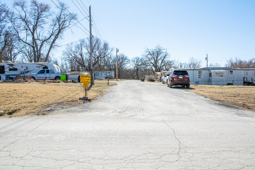 More Photos Of 504 E Fields Blvd, El Dorado Springs Manufactured Housing Mobile Home Park For Sale