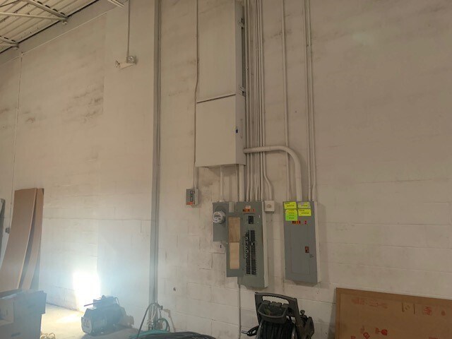 More Photos Of 35315 Beattie Dr, Sterling Heights Manufacturing For Lease