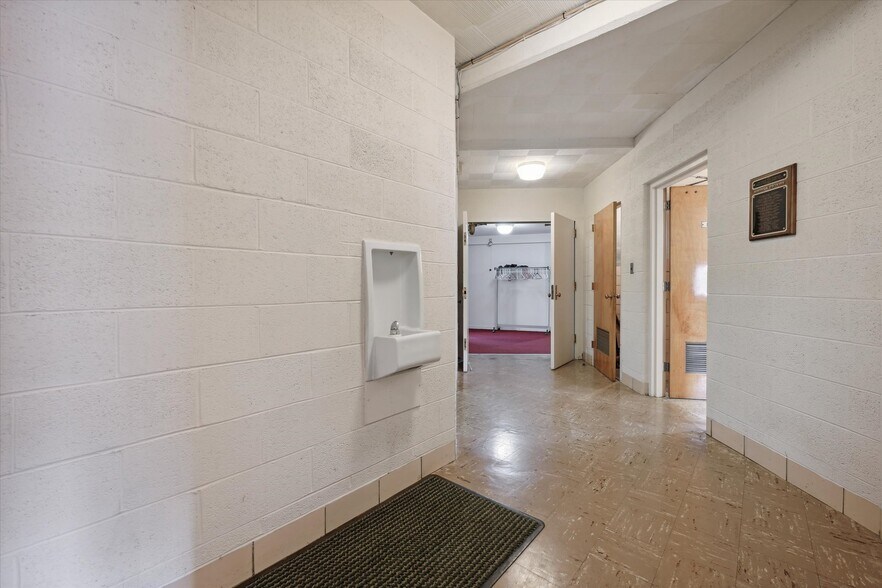 More Photos Of 725 Navarre Ave, Toledo Religious Facility For Sale