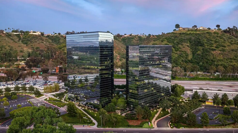 More Photos Of 3131 Camino del Rio N, San Diego Office For Lease