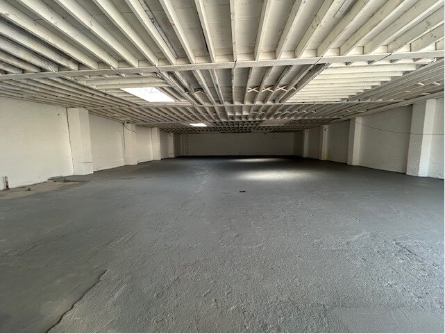 More Photos Of 4342 37th St, Long Island City Warehouse For Lease
