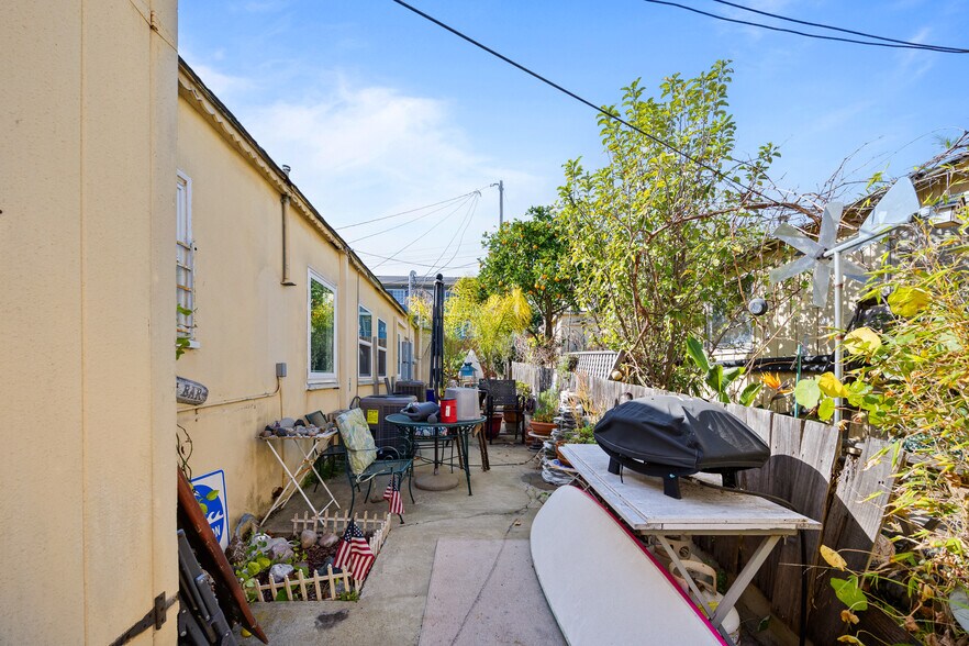 More Photos Of 529 E Walnut Ave, El Segundo Apartments For Sale