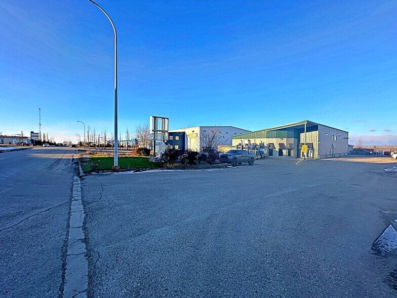 More Photos Of 195 Mackay Cres, Fort McMurray Warehouse For Sale