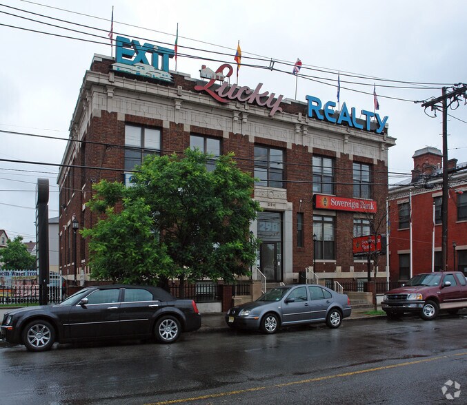 More Photos Of 290 Ferry St, Newark Office For Lease