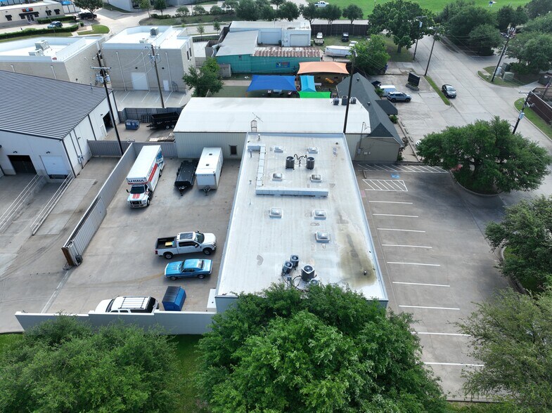 More Photos Of 2441 Pecan St, Carrollton Industrial For Lease