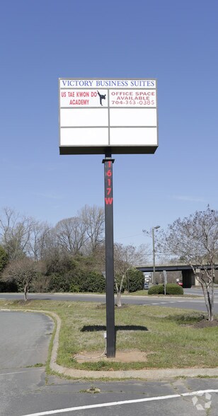 More Photos Of 1617 W Roosevelt Blvd, Monroe Office For Sale