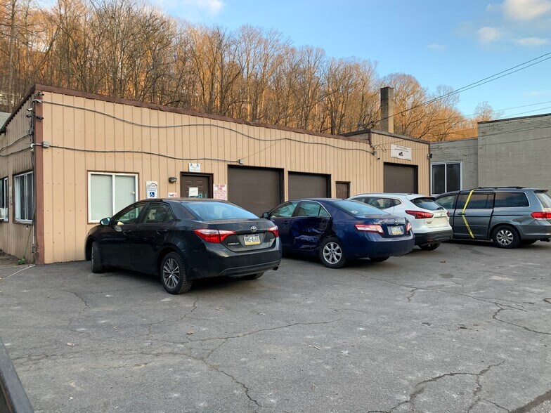 1281 Saw Mill Run Blvd, Pittsburgh, PA 15226 Service For Sale