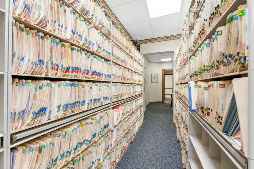 More Photos Of 1703 Locust Ave, Fairmont Medical For Sale