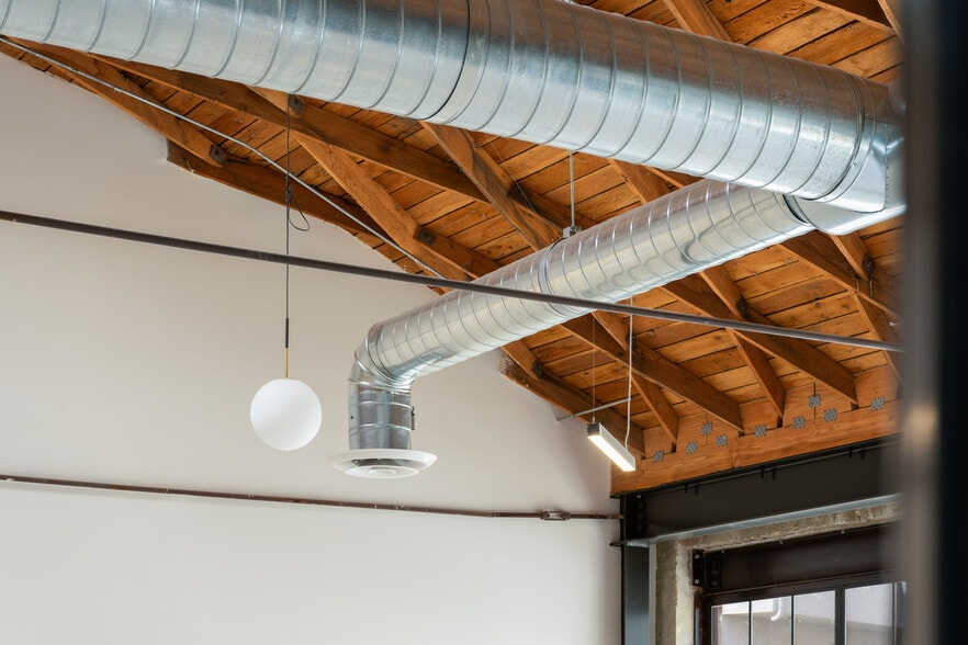 More Photos Of 1801 Blake Ave, Los Angeles Flex For Lease