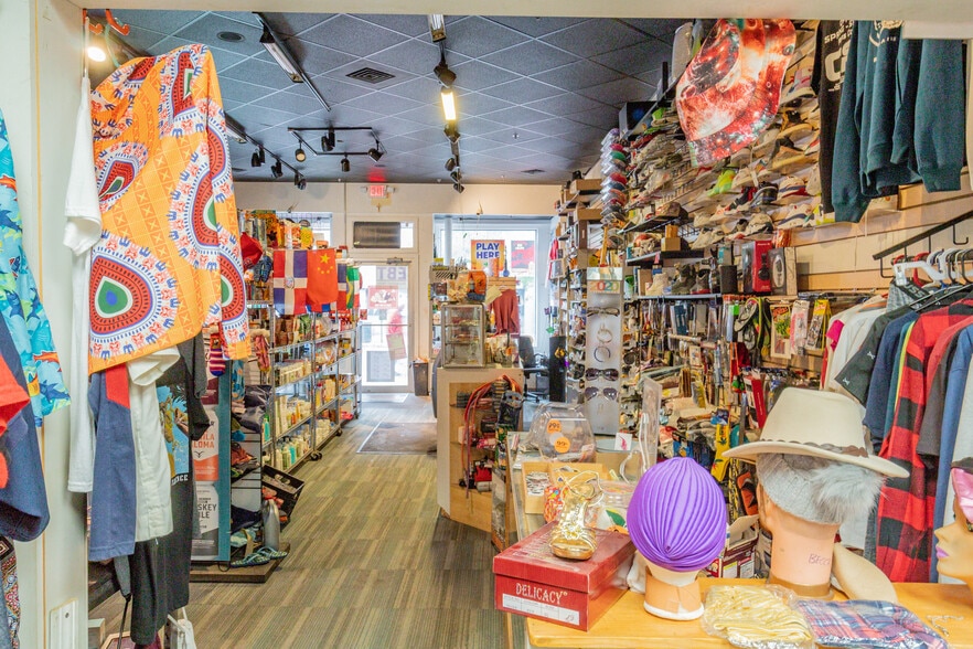 More Photos Of 496-498 Congress St, Portland Storefront Retail Office For Sale