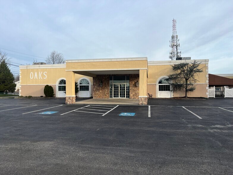 More Photos Of 511 W Oak Ln, Glenolden Restaurant For Sale