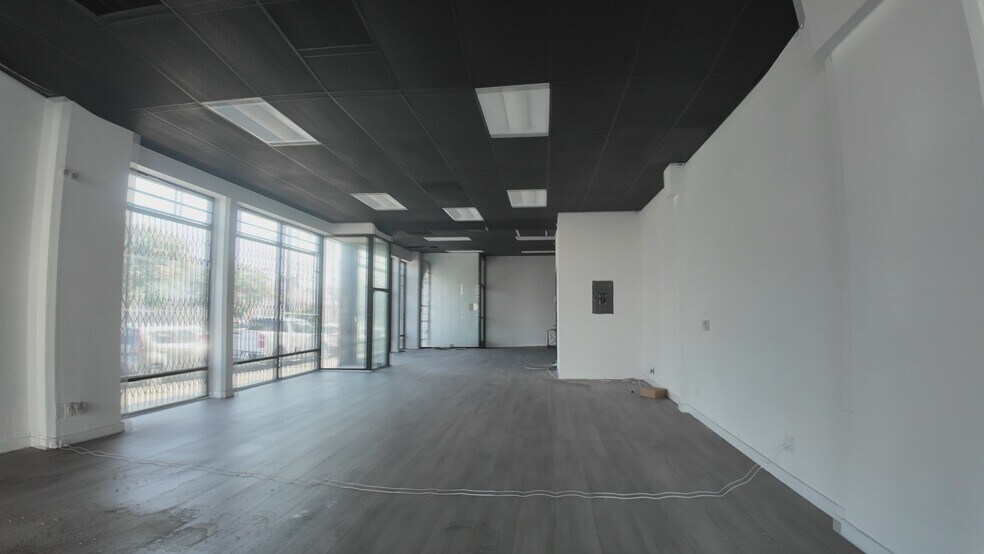 Primary Photo Of 601-609 N Western Ave, Los Angeles Apartments For Lease