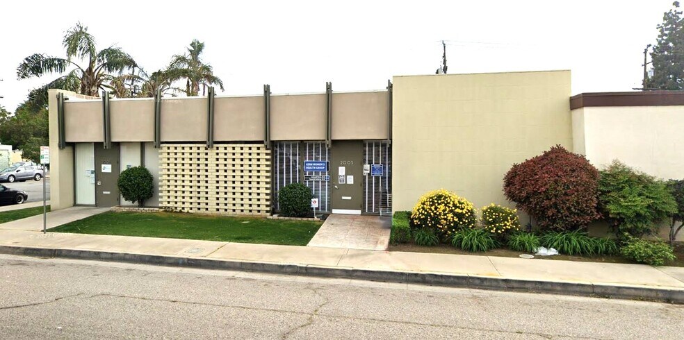 Primary Photo Of 2005 17th St, Bakersfield Medical For Sale
