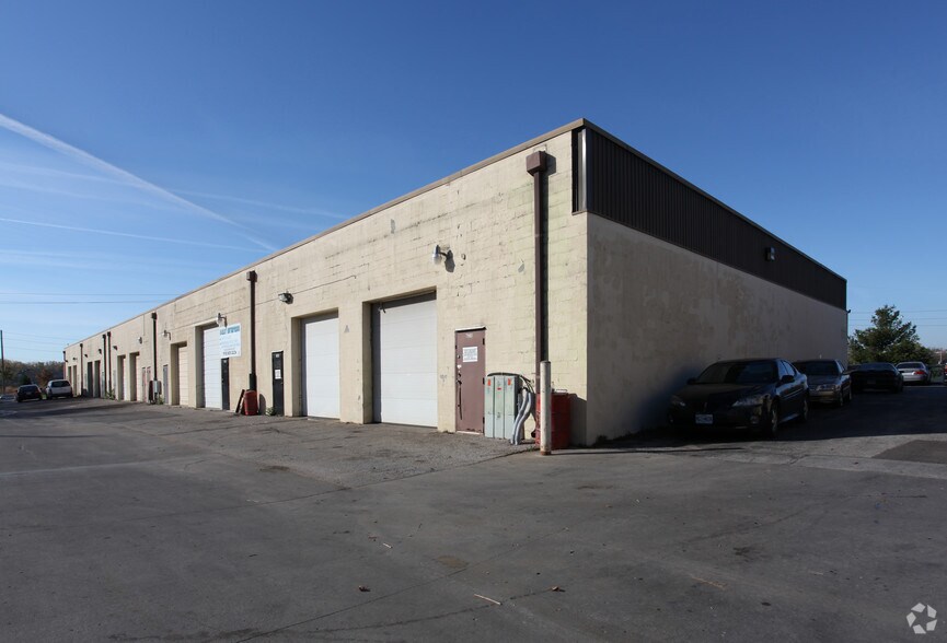 More Photos Of 7881-7899 Mastin Dr, Overland Park Warehouse For Lease